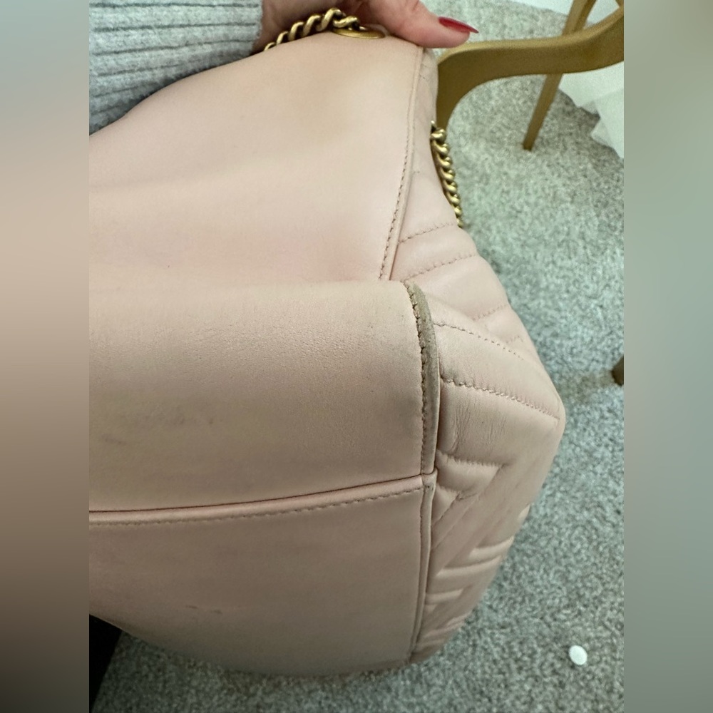 Well worn but beautiful Pink Gucci Purse - Picture 12 of 16